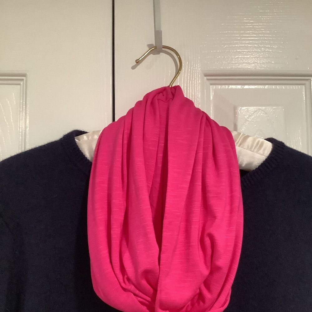 Kettlewell Colours infinity scarf, hot pink